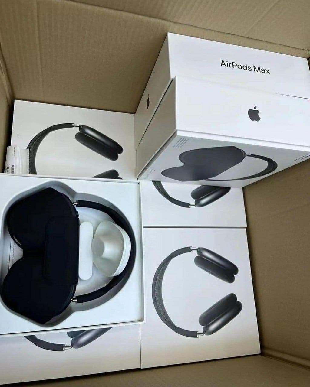 Palette de 27 AirPods Max Apple — vue 1