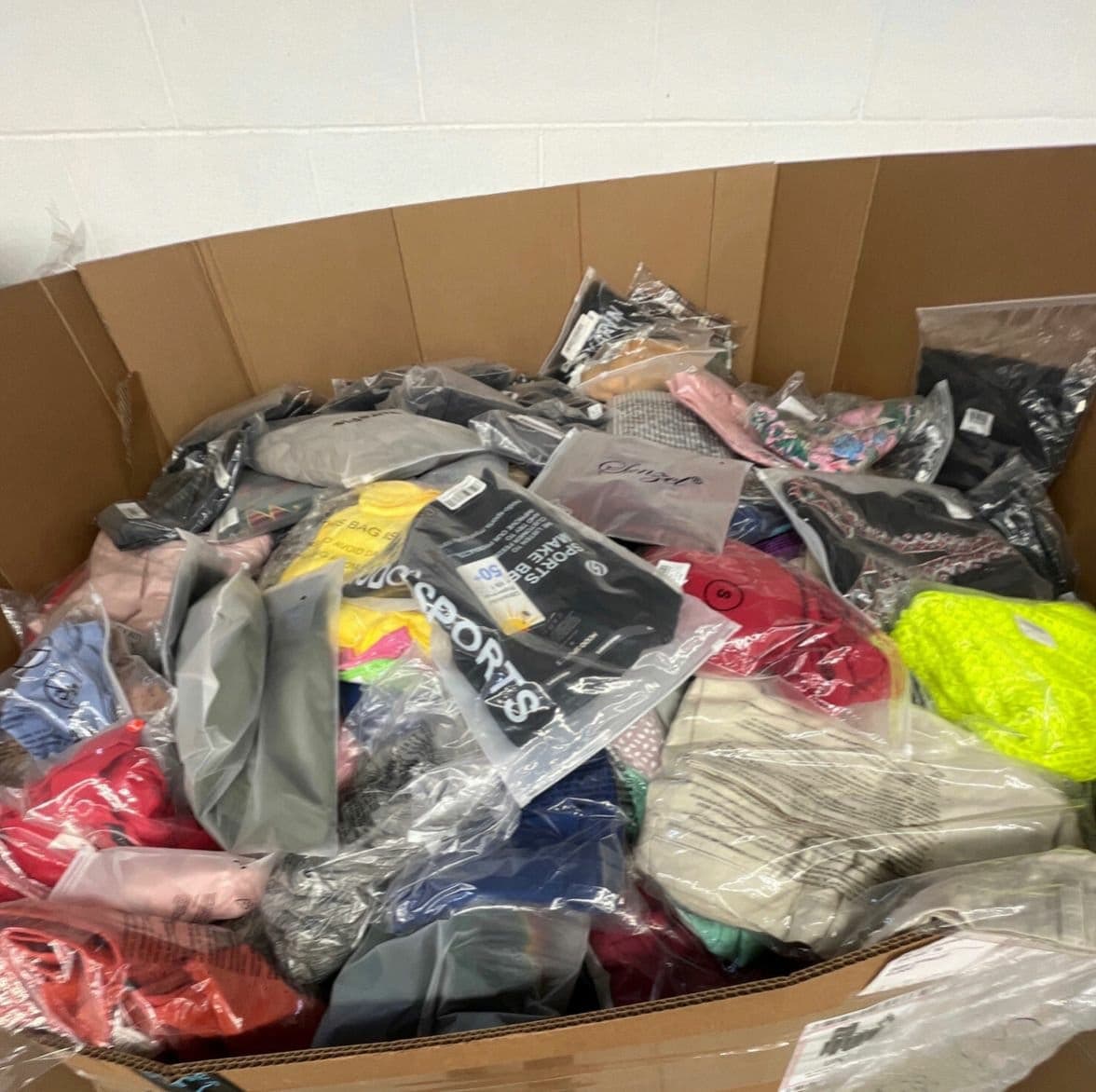Palette de 850 à 900 vêtements assortis — vue 6