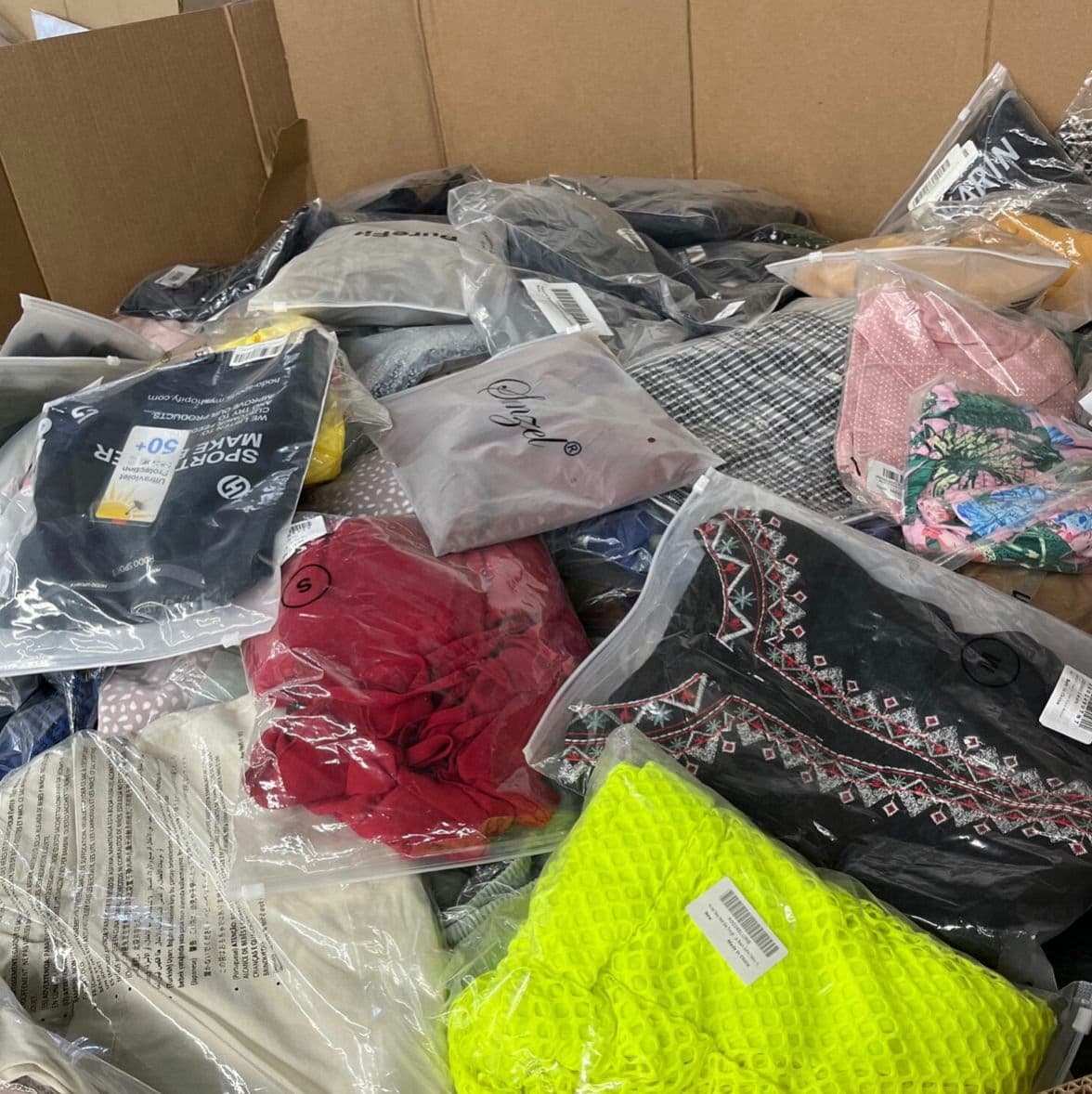 Palette de 850 à 900 vêtements assortis — vue 8