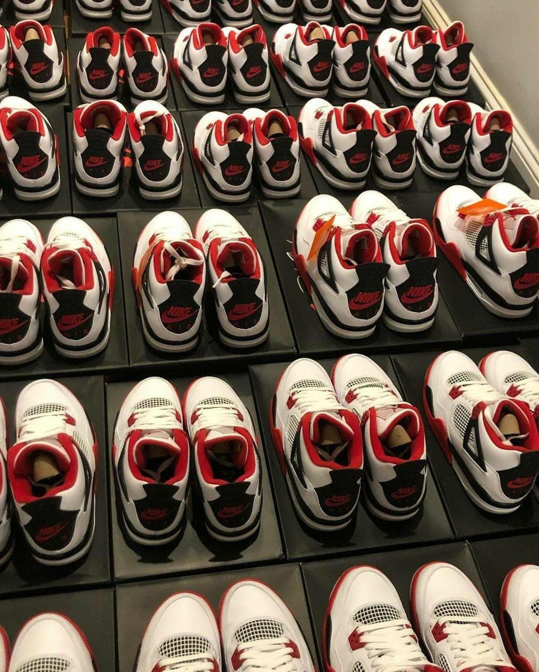 Palette de 60 paires de baskets Air Jordan — vue 12