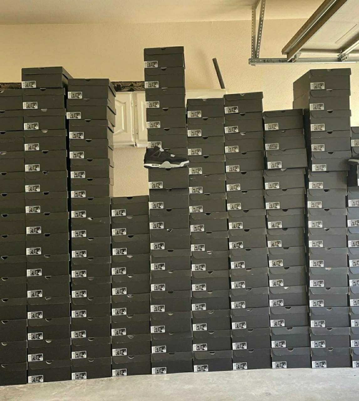 Palette de 60 paires de baskets Air Jordan — vue 21