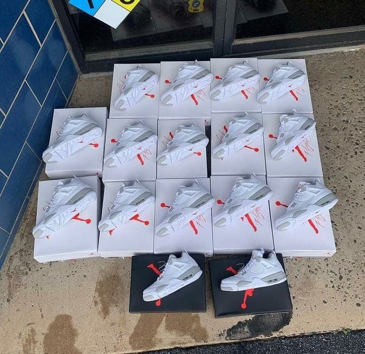 Palette de 60 paires de baskets Air Jordan — vue 24