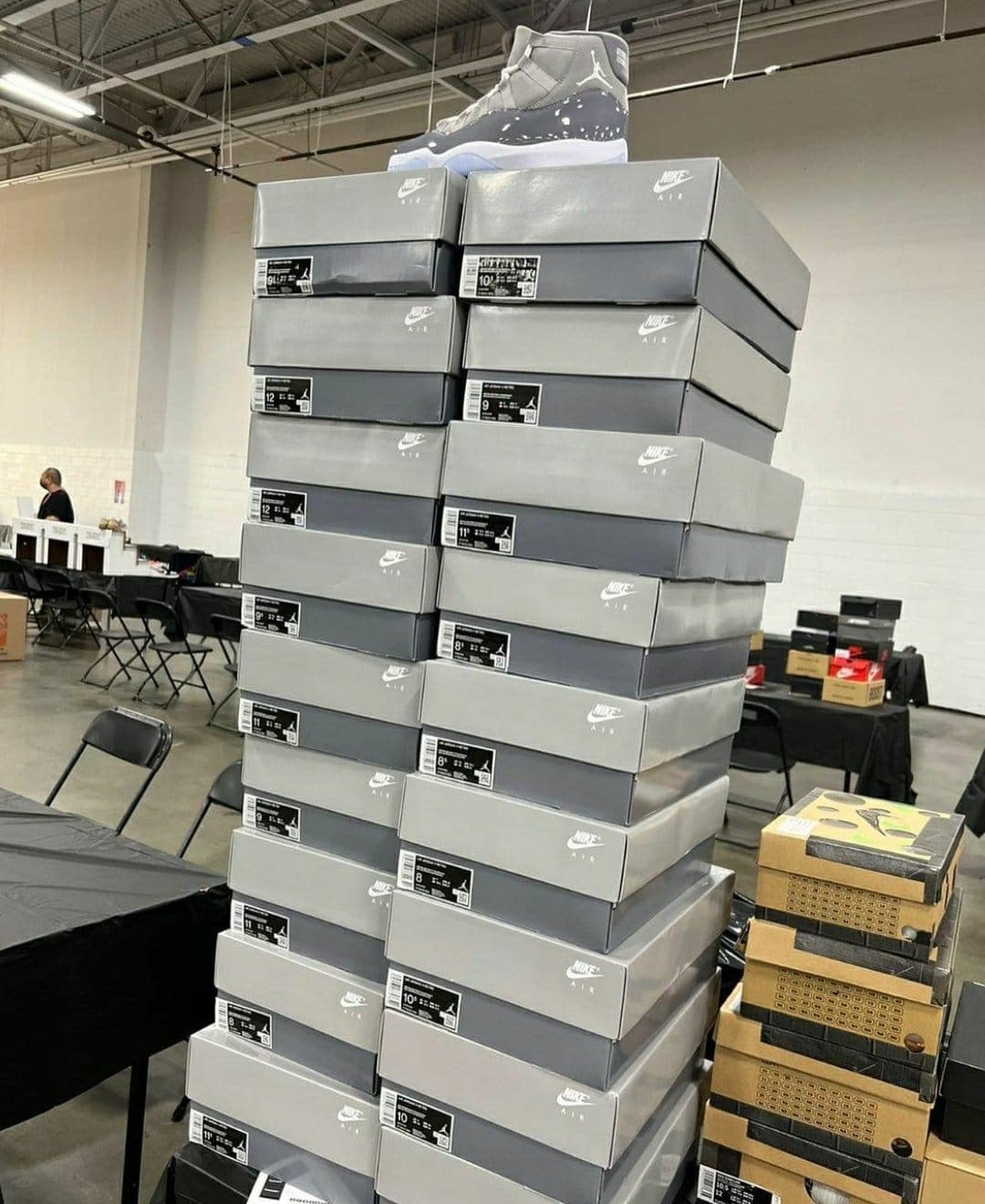 Palette de 60 paires de baskets Air Jordan — vue 33