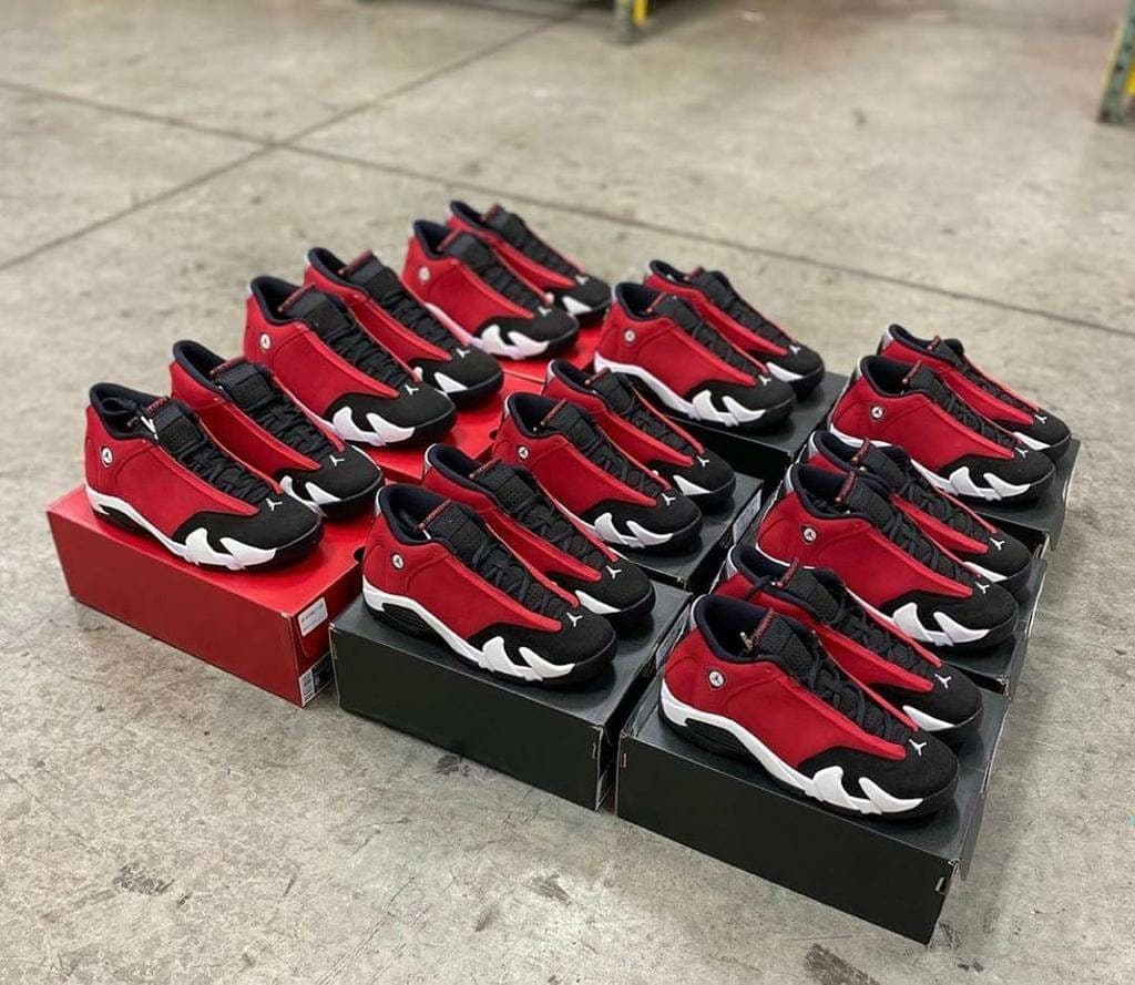 Palette de 60 paires de baskets Air Jordan — vue 7