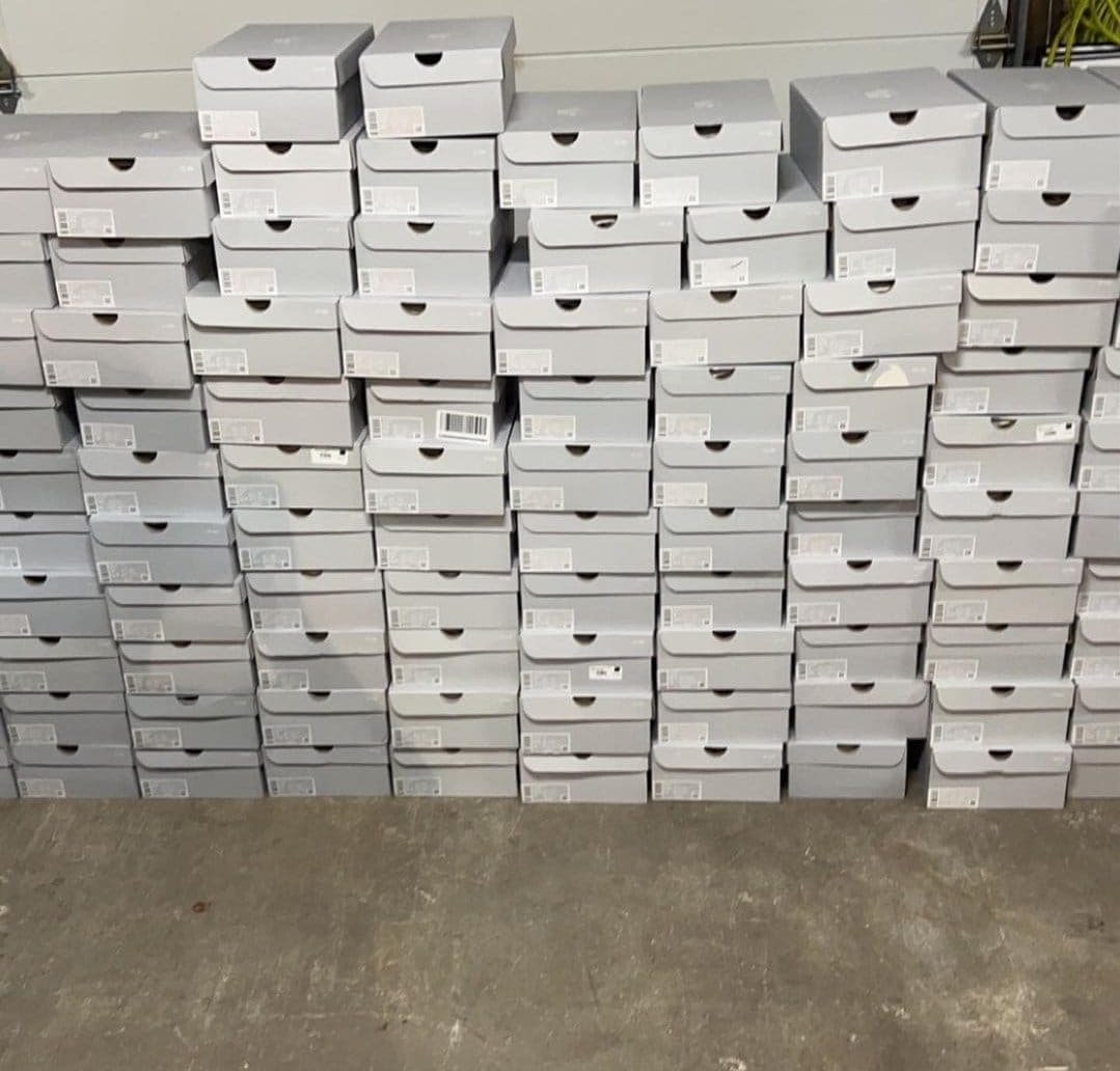 Palette de 60 paires de baskets Nike — vue 32