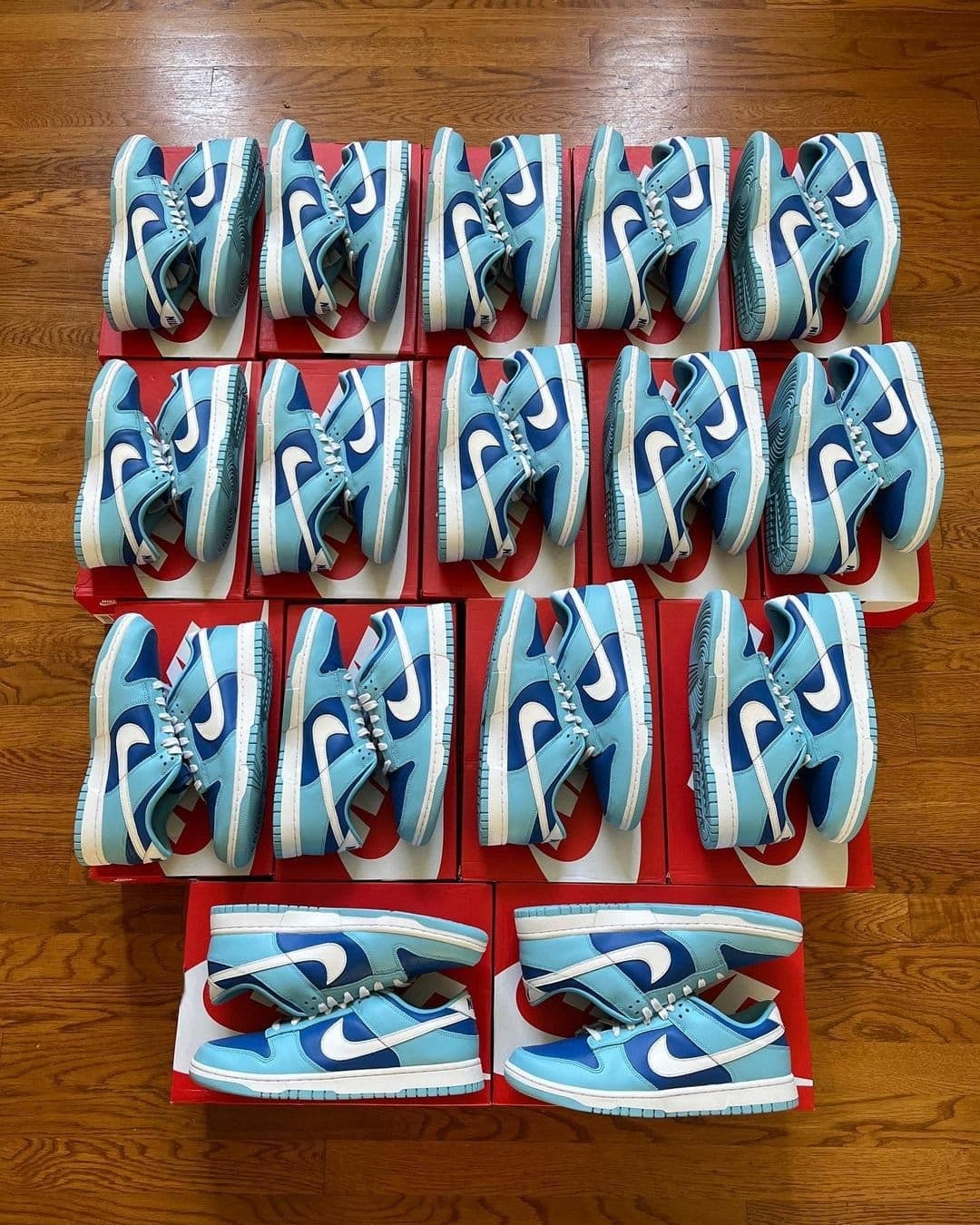 Palette de 60 paires de baskets Nike — vue 46