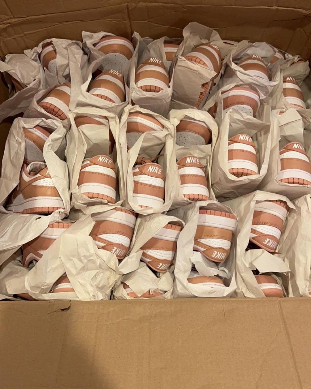 Palette de 60 paires de baskets Nike — vue 47