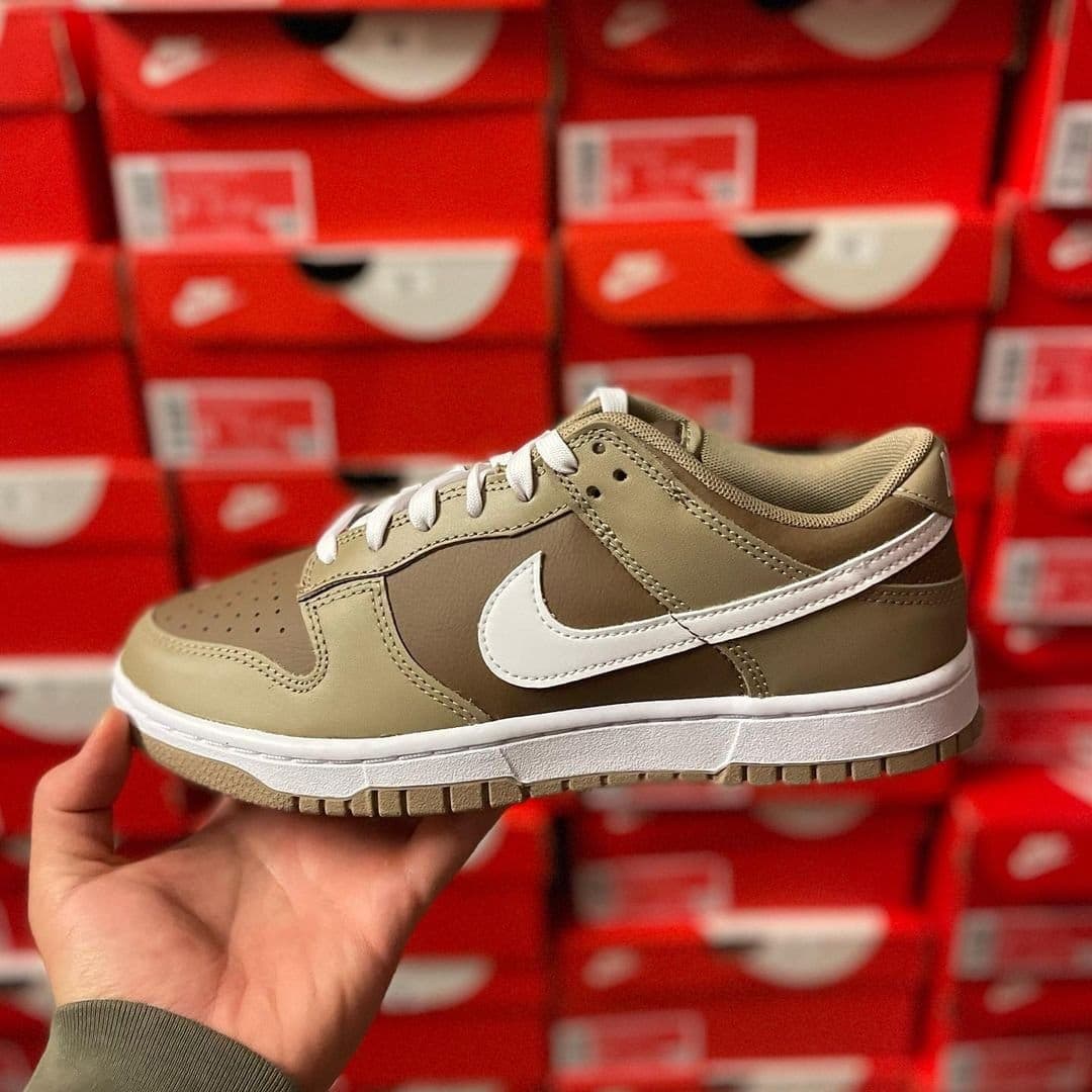 Palette de 60 paires de baskets Nike — vue 57