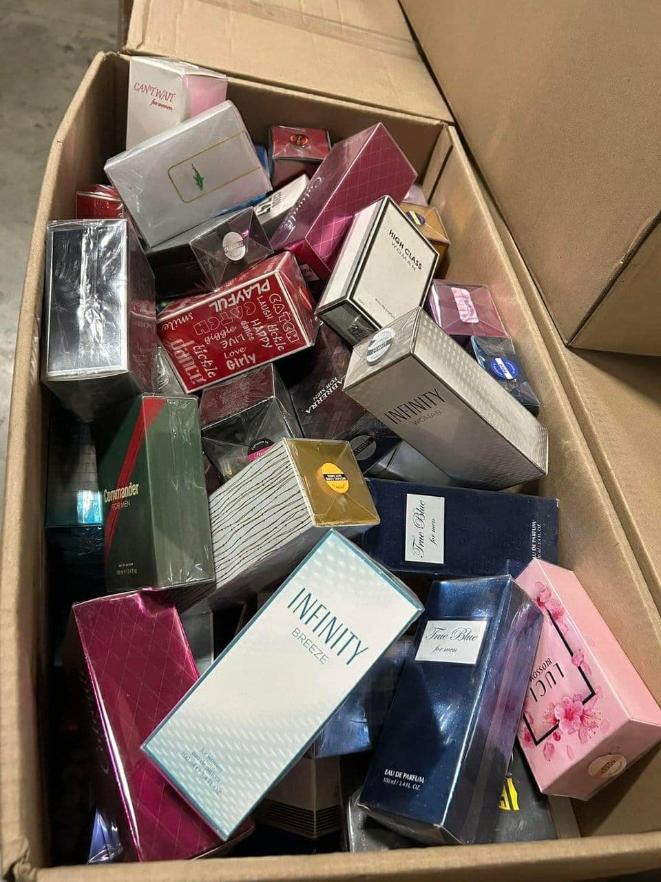 Palette de 300 parfums multimarques — vue 11