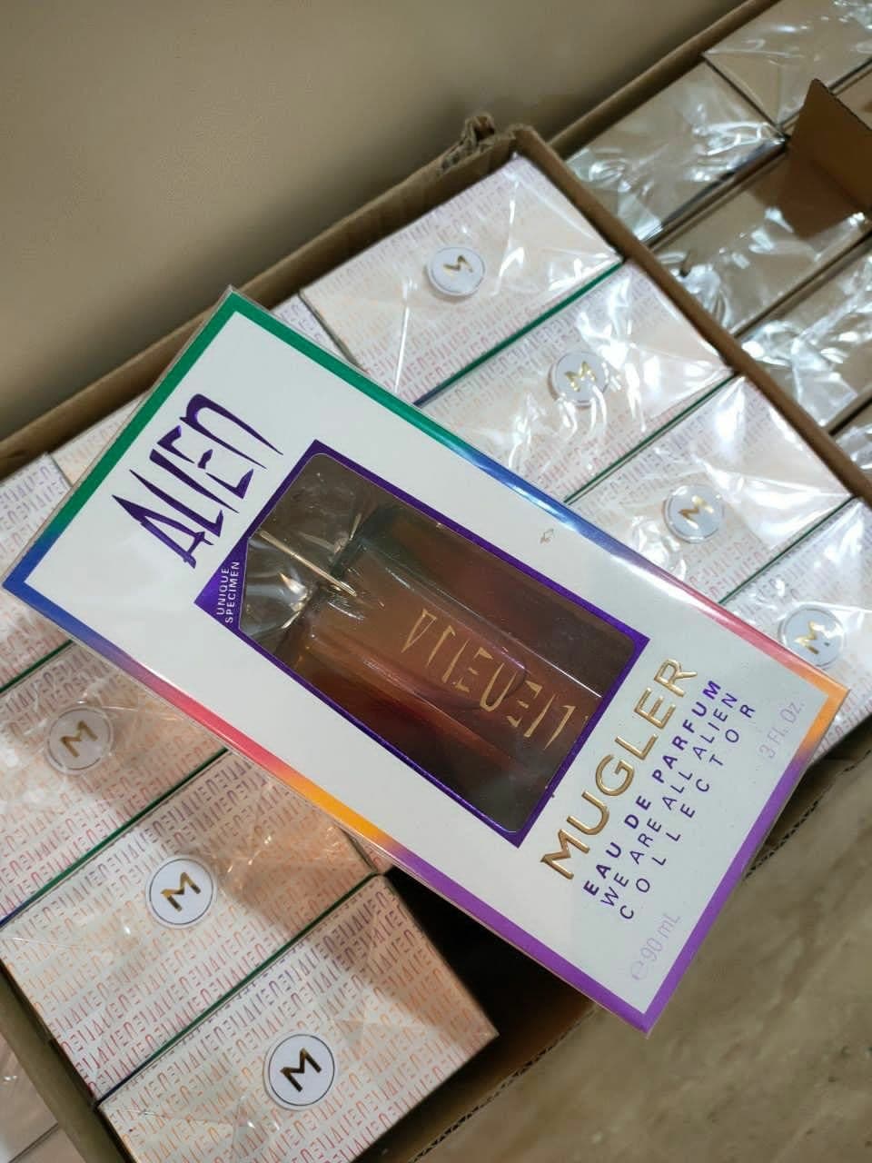 Palette de 300 parfums multimarques — vue 19
