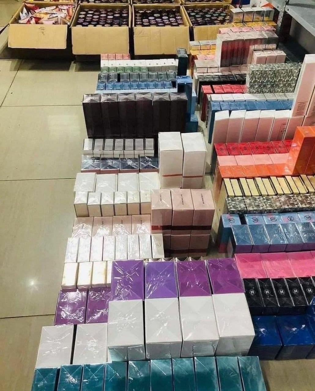 Palette de 300 parfums multimarques — vue 24
