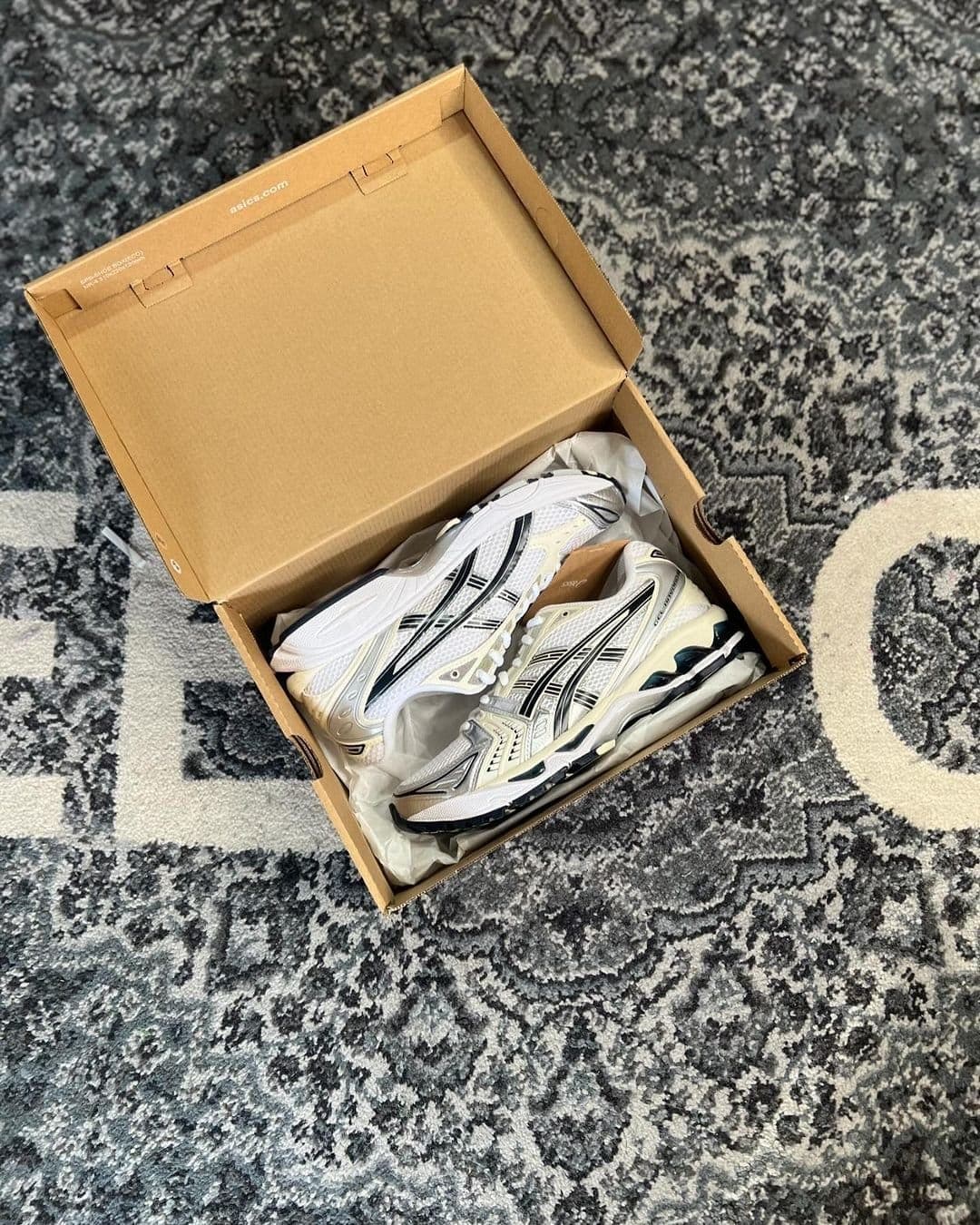 Palette de 80 paires ASICS Gel-Kayano neuves — vue 2