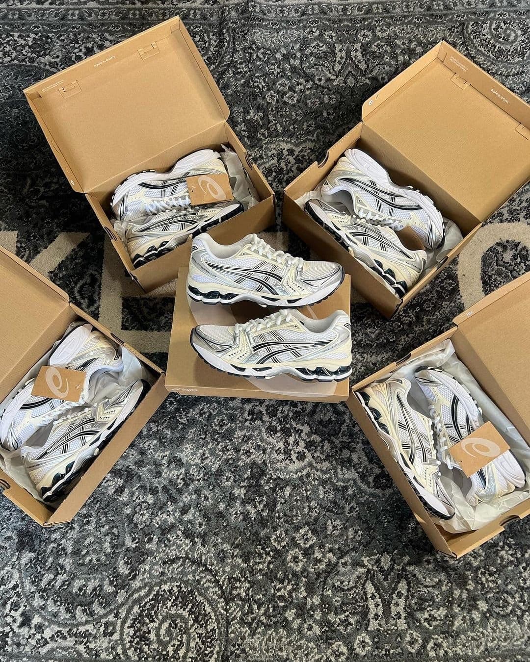 Palette de 80 paires ASICS Gel-Kayano neuves — vue 4