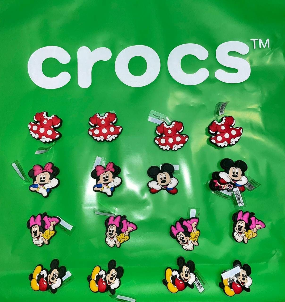 Palette d’environ 65 paires de Crocs — vue 21