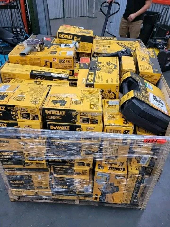 Palette de 45 à 50 outils DeWalt — vue 1