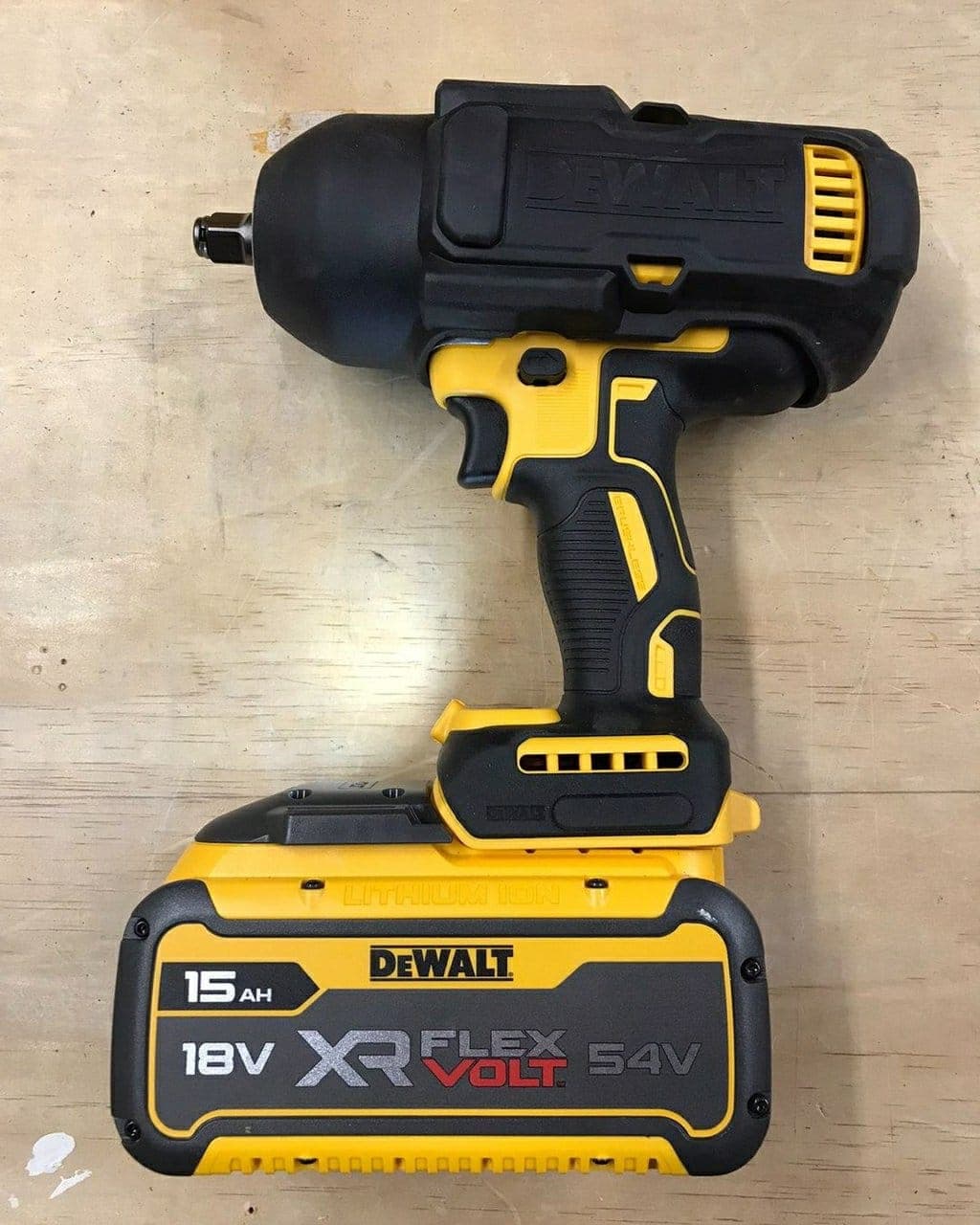 Palette de 45 à 50 outils DeWalt — vue 17