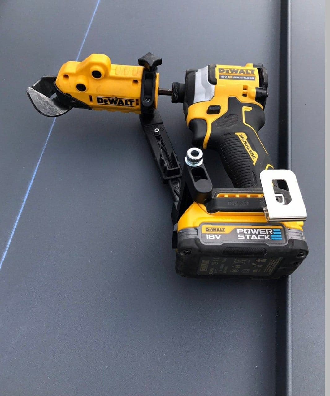 Palette de 45 à 50 outils DeWalt — vue 20