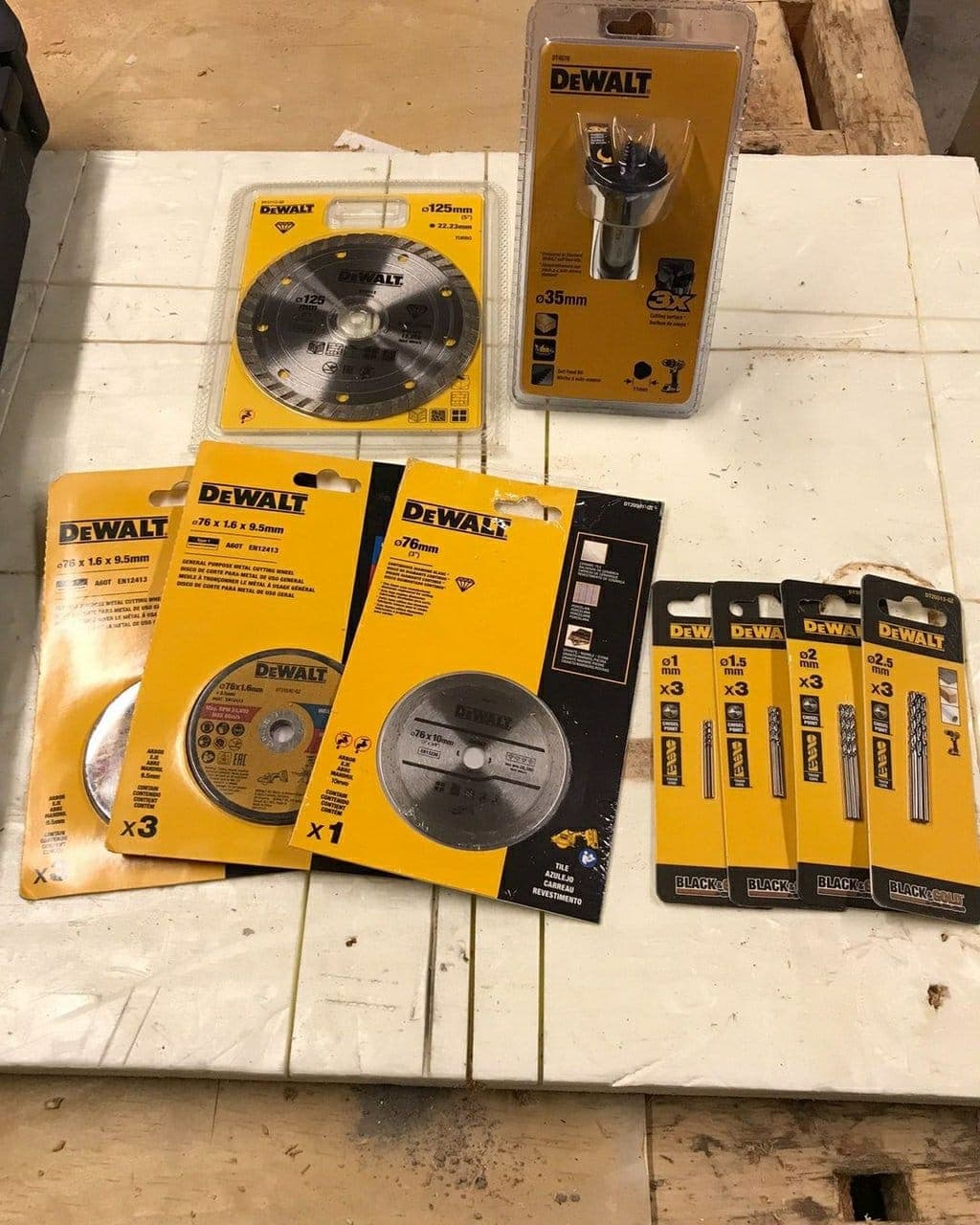 Palette de 45 à 50 outils DeWalt — vue 24
