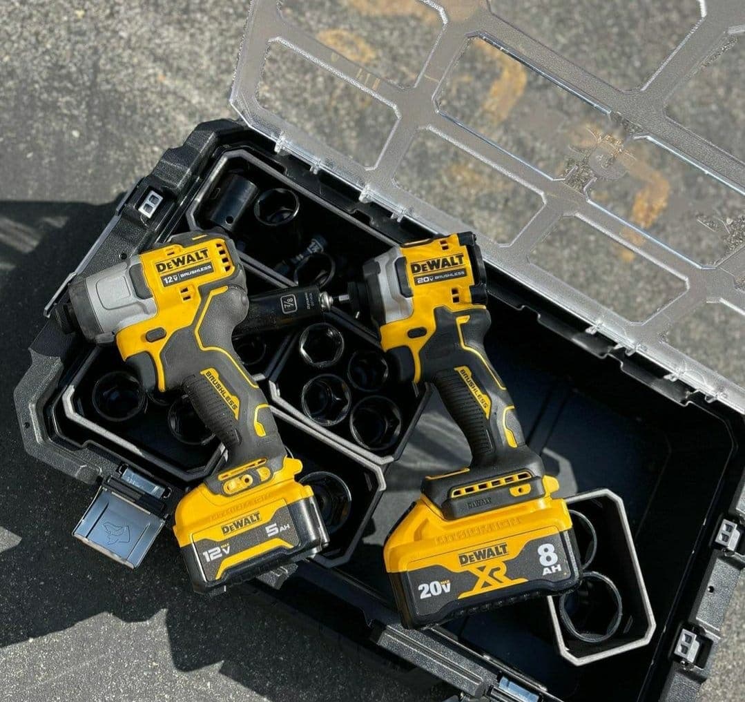 Palette de 45 à 50 outils DeWalt — vue 26