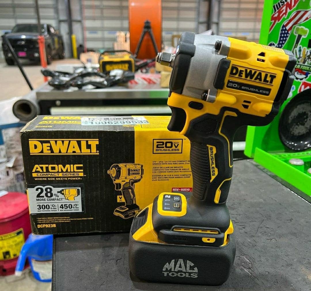 Palette de 45 à 50 outils DeWalt — vue 28