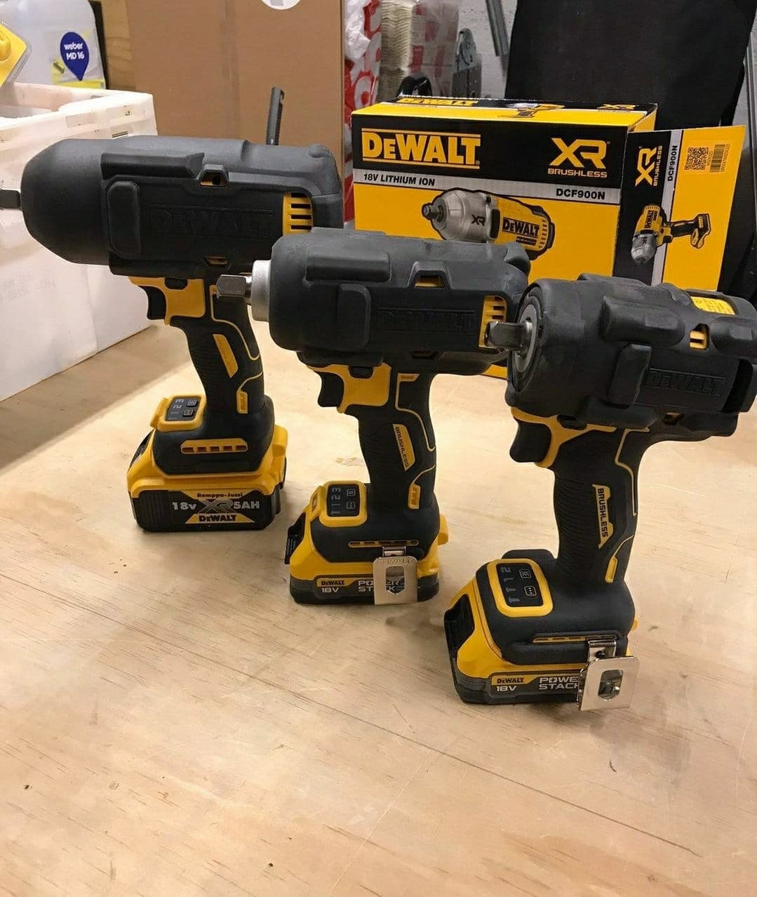 Palette de 45 à 50 outils DeWalt — vue 30