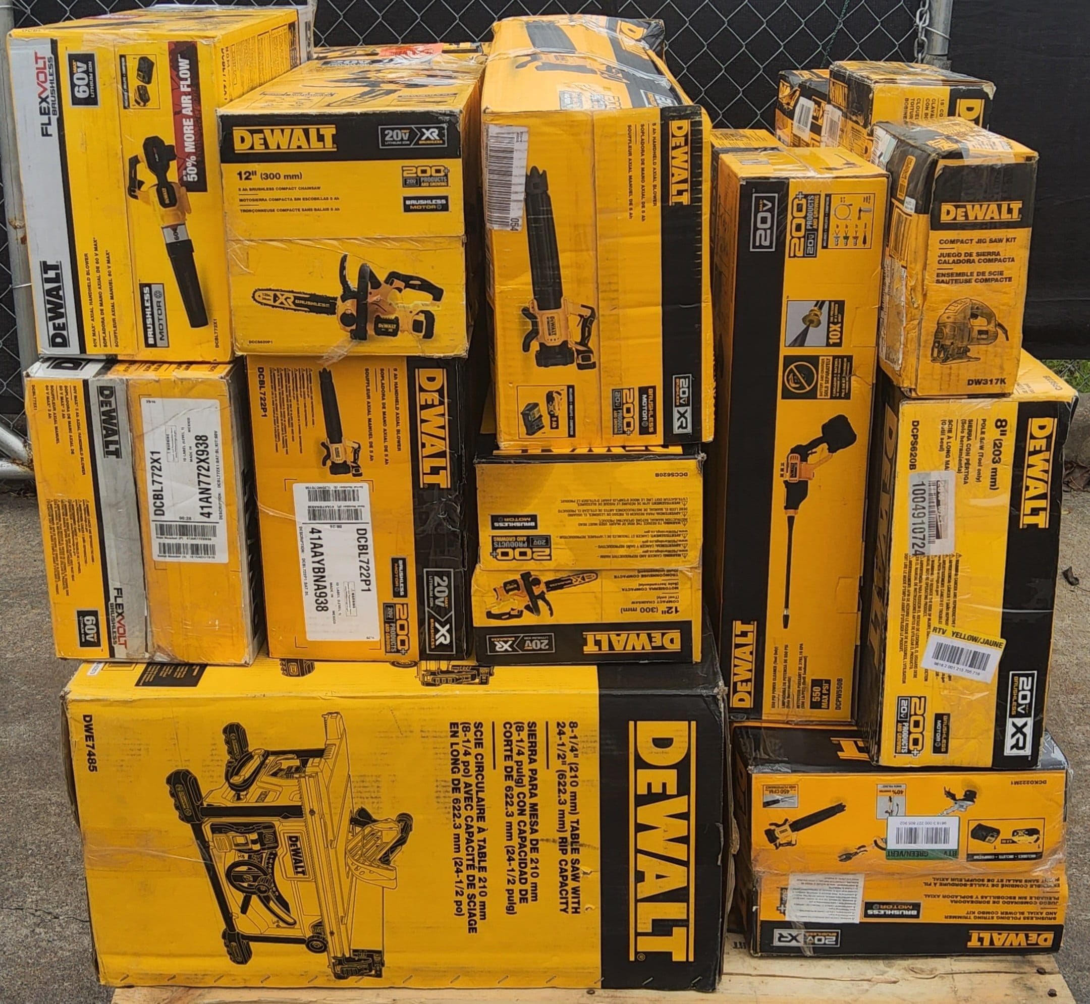 Palette de 35 à 40 outils DeWalt, Ryobi et Milwaukee — vue 15