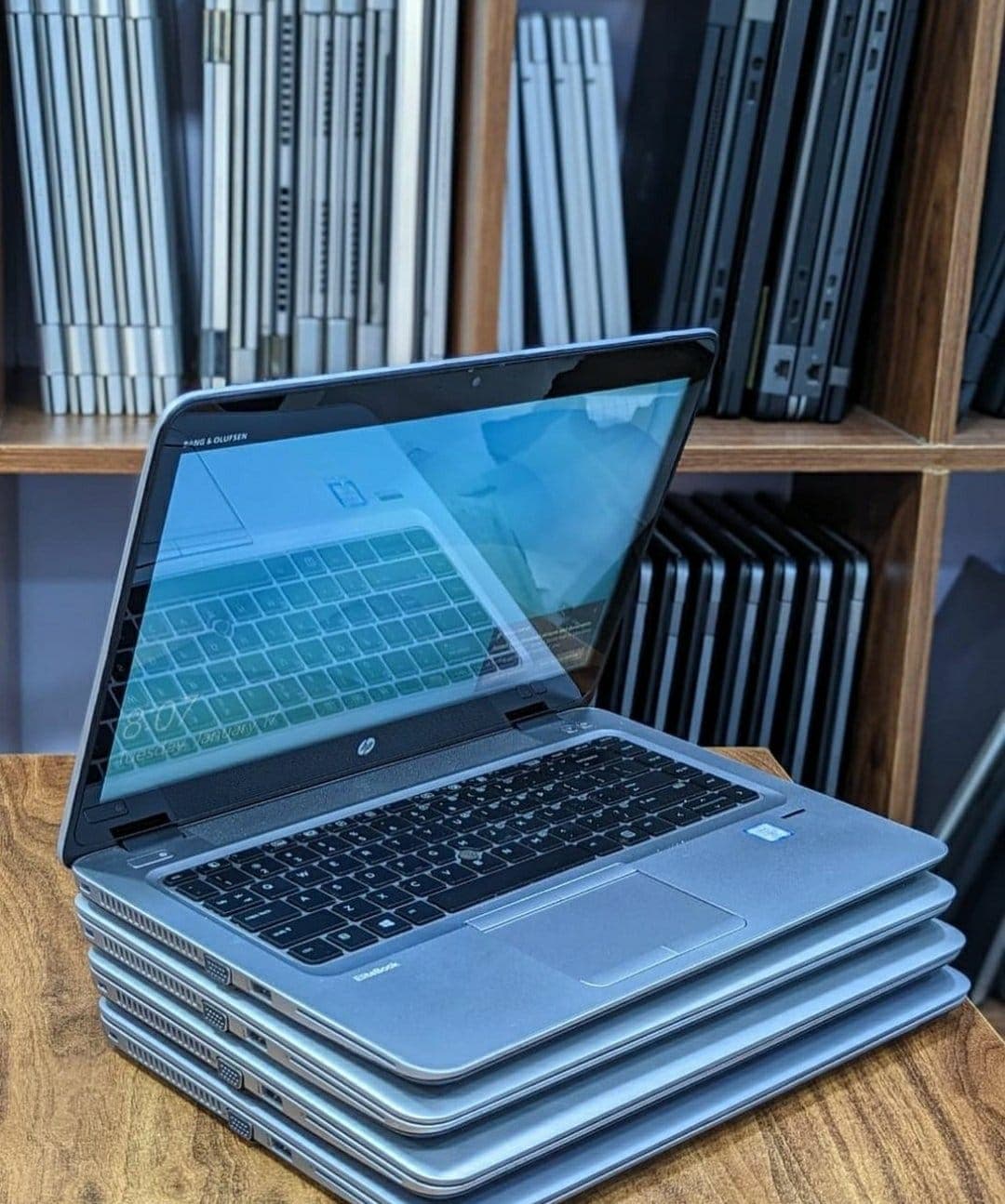 Palette de 25 ordinateurs portables HP — vue 9
