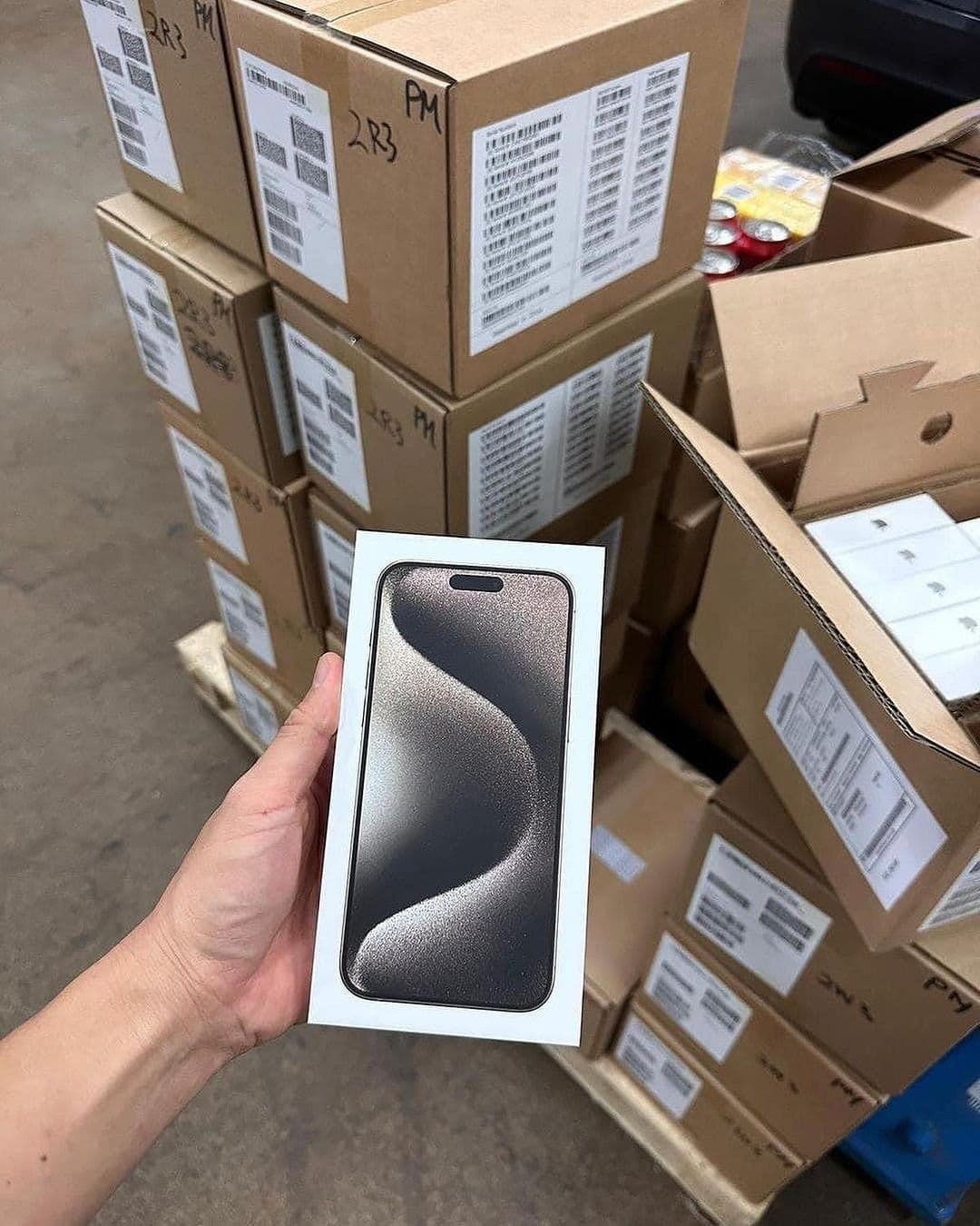 iPhone 15 Pro Max — vue 2