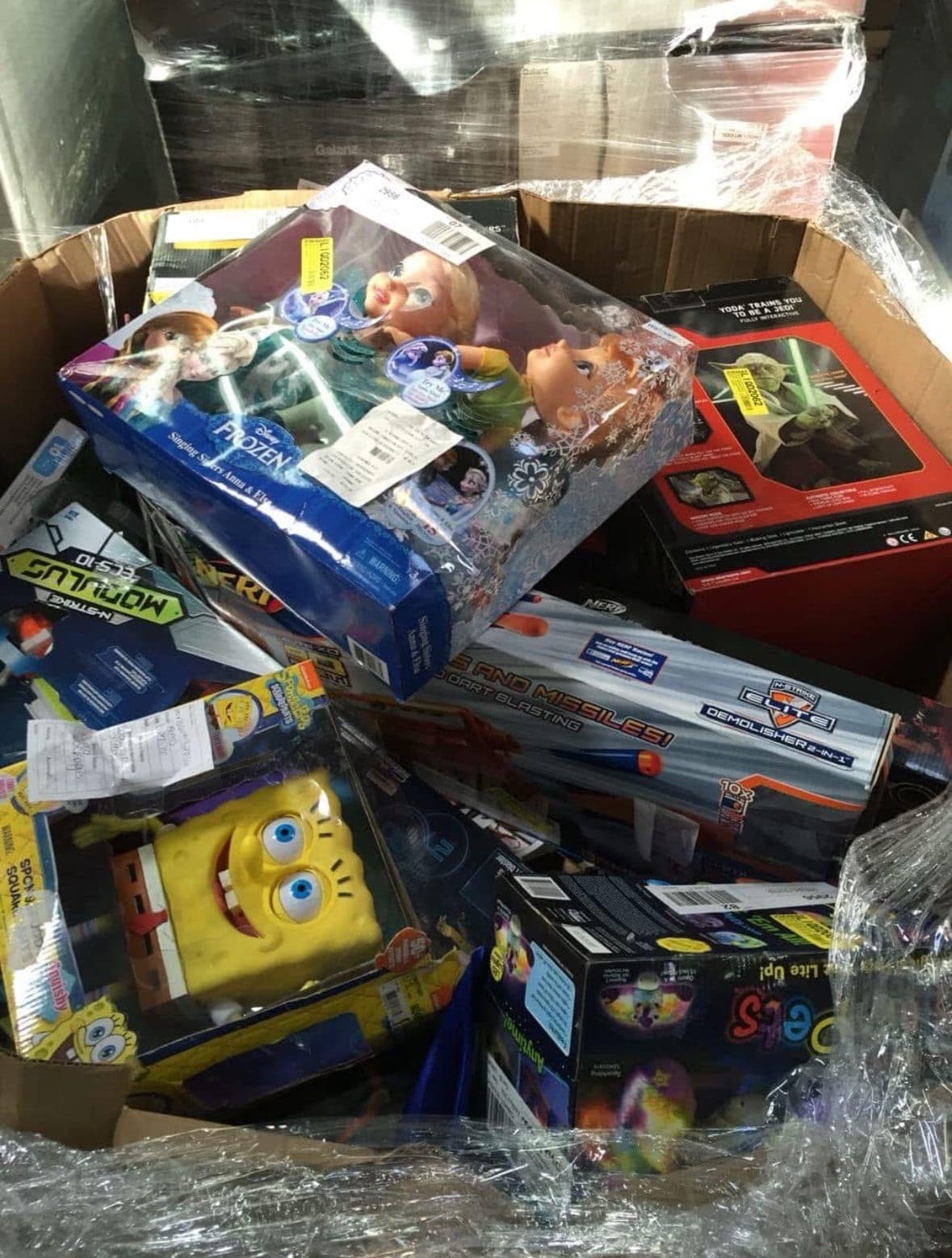 Palette de 150 à 170 jouets pour enfants — vue 2