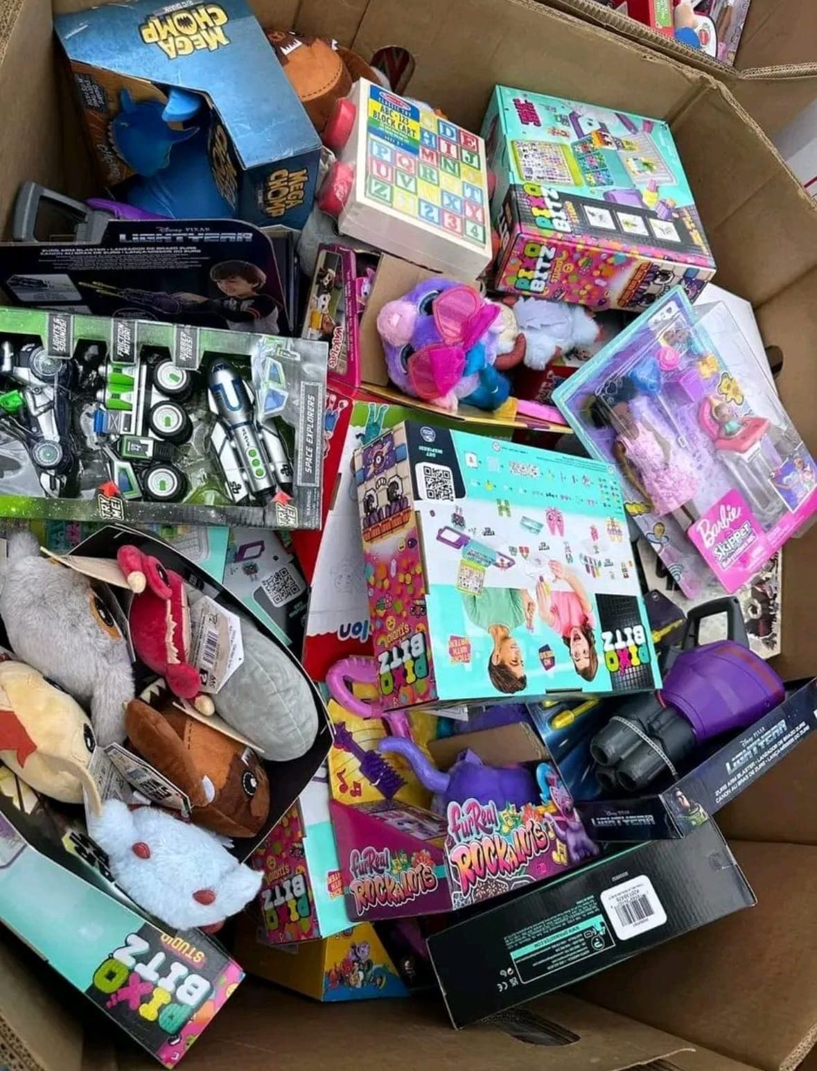Palette de 150 à 170 jouets pour enfants — vue 7