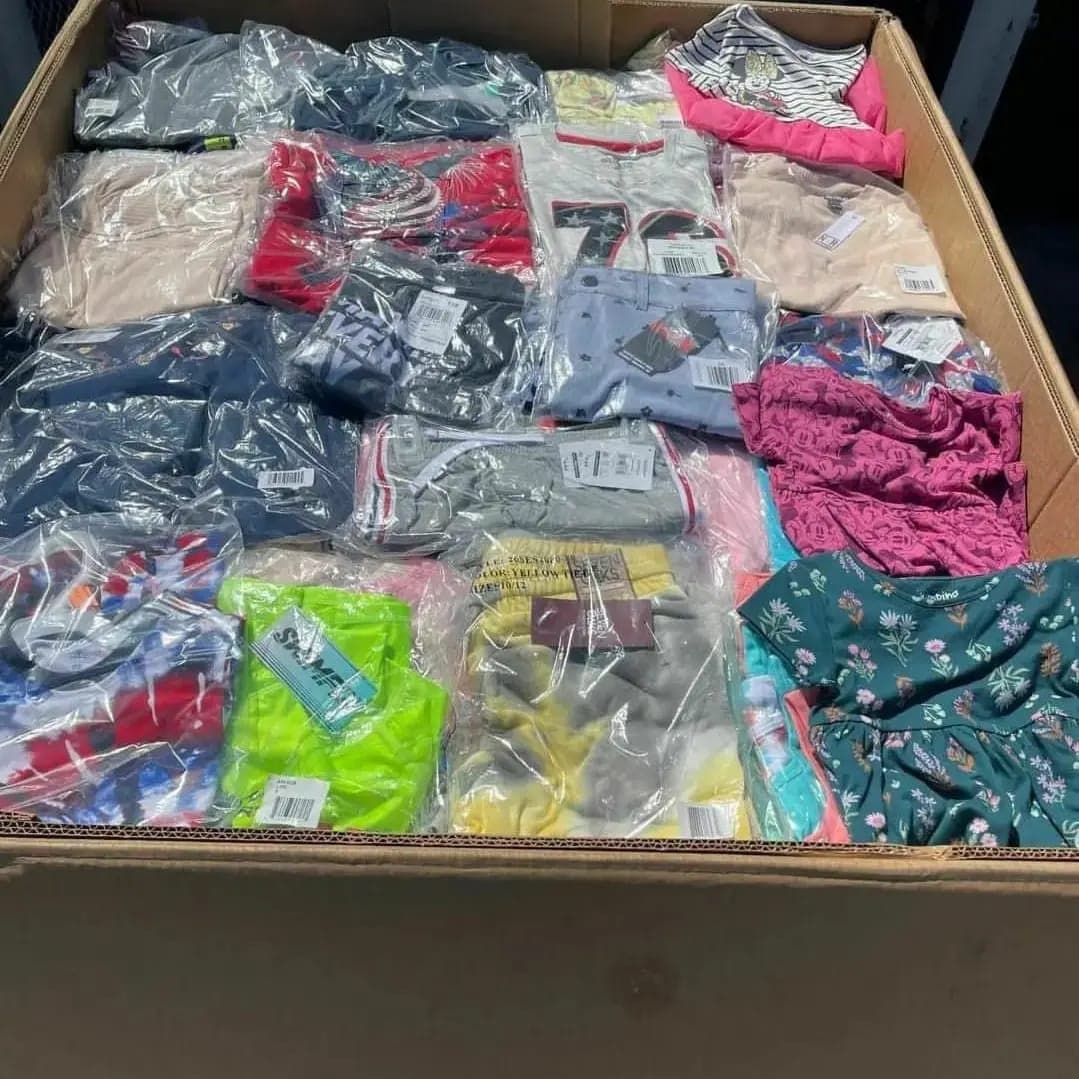 Palette de 570 vêtements pour enfants — vue 9