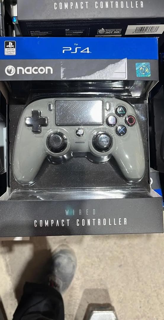 Palettes de manettes gaming neuves PS4 et PC