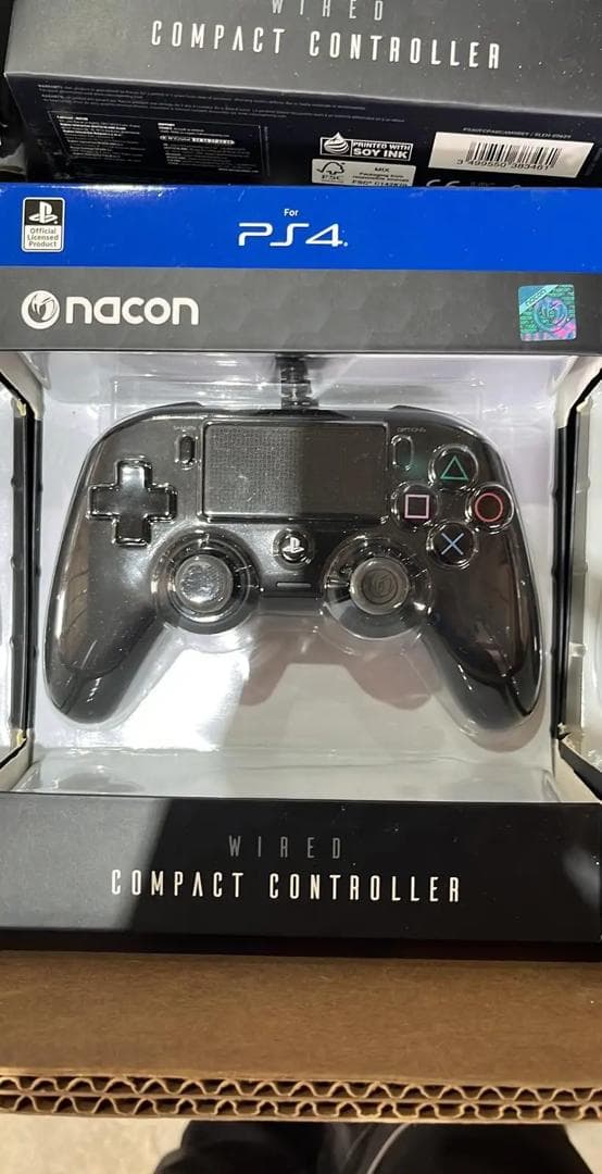 Palettes de manettes gaming neuves PS4 et PC