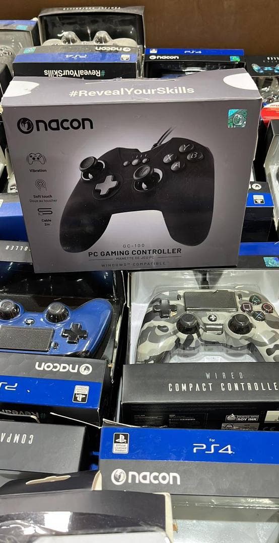 Palettes de manettes gaming neuves PS4 et PC