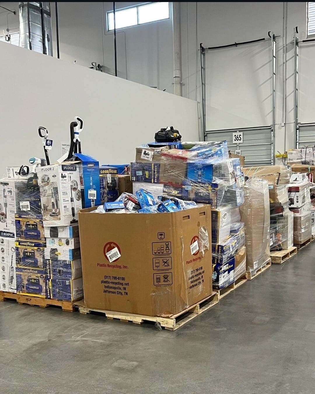 Camion complet de 30 palettes de marchandises mixtes — vue 3
