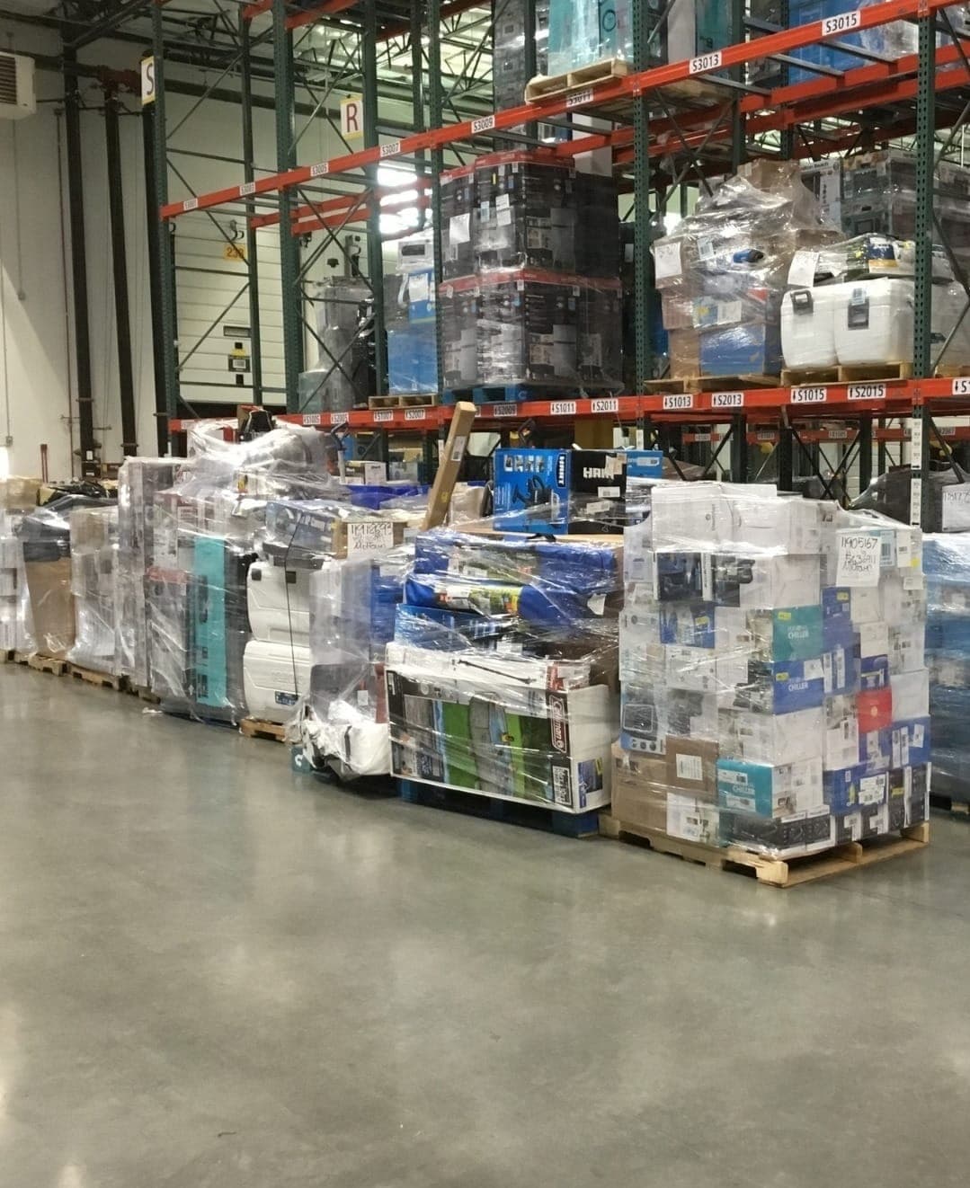 Camion complet de 30 palettes de marchandises mixtes — vue 9