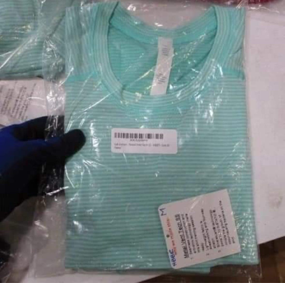 Palette de 300 vêtements Lululemon — vue 4
