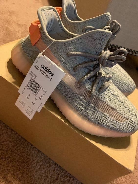 Palette de 90 paires de baskets Yeezy — vue 5