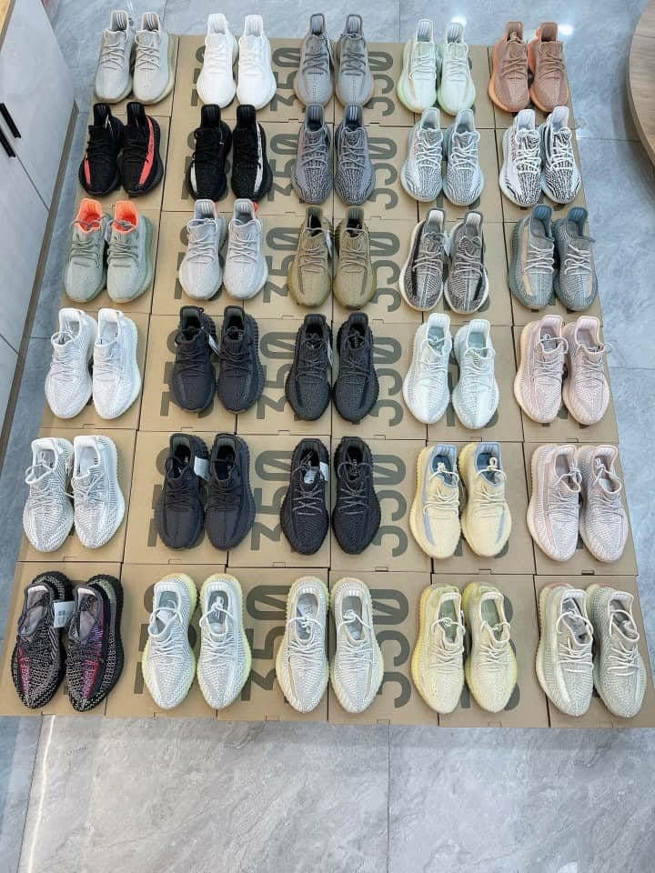 Palette de 90 paires de baskets Yeezy — vue 6